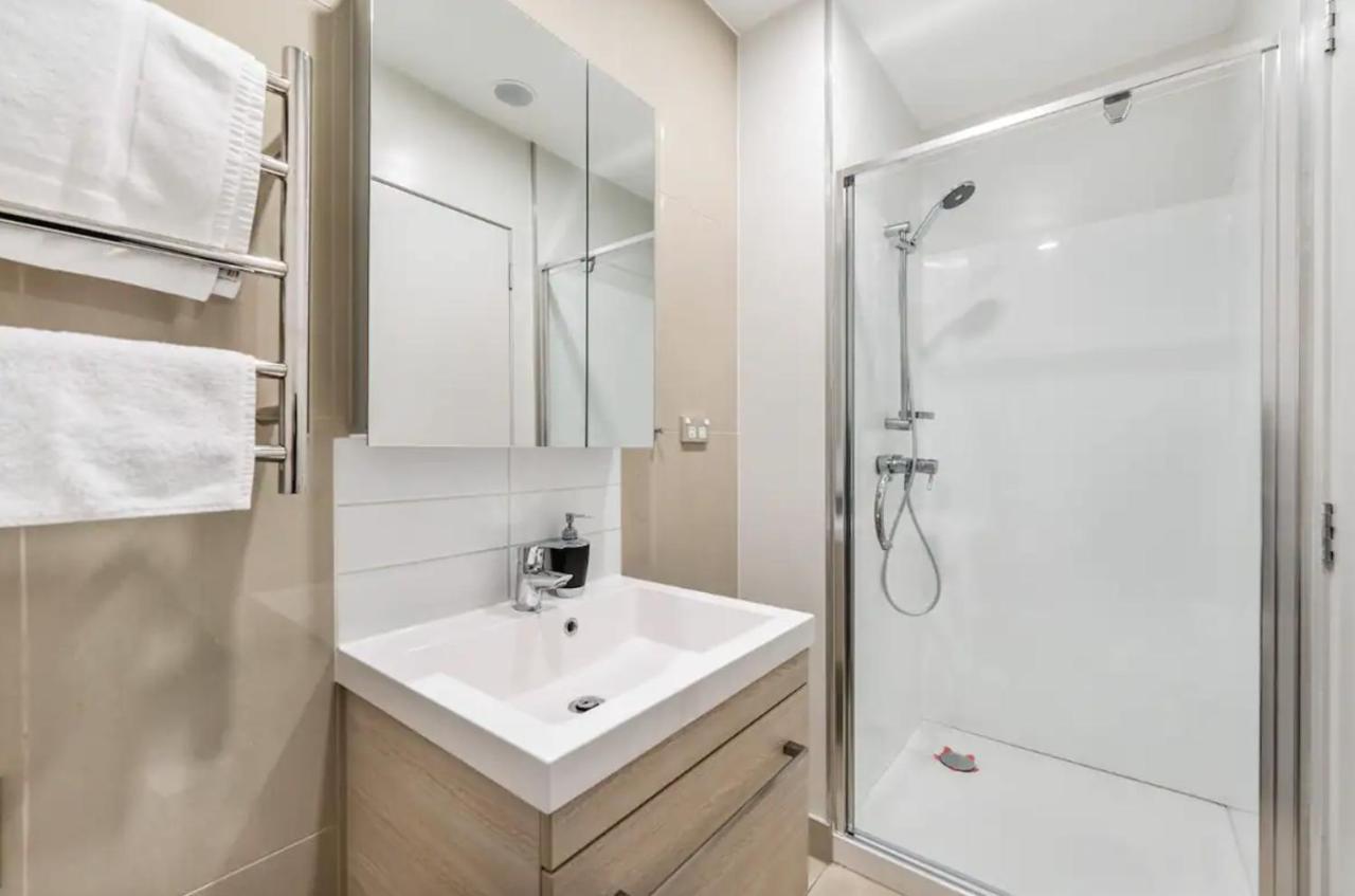 Skytower View And Seaview 2 Bedroom Apartment 奥克兰 外观 照片